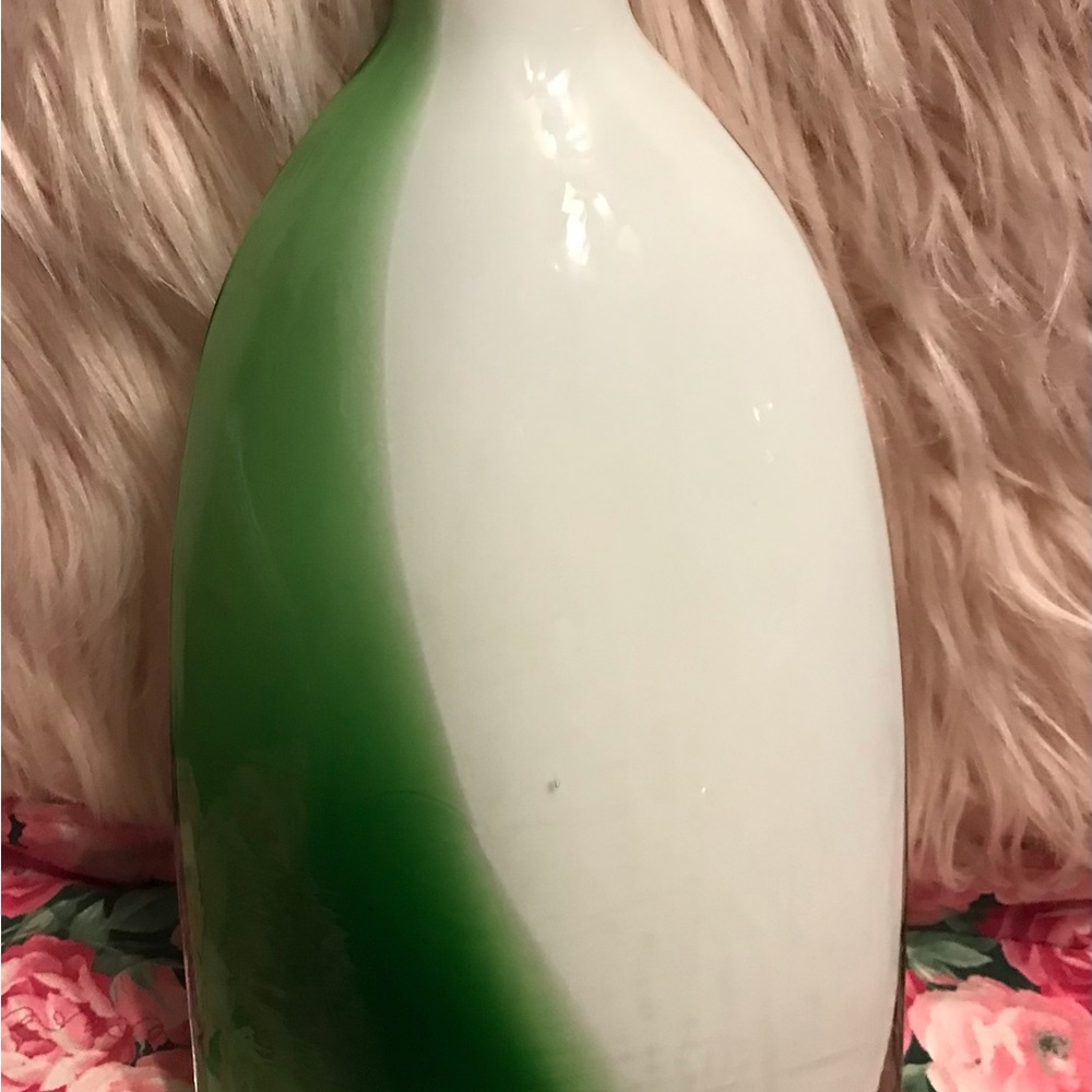Fabulous heavy glass vase. - Picture 2 of 2